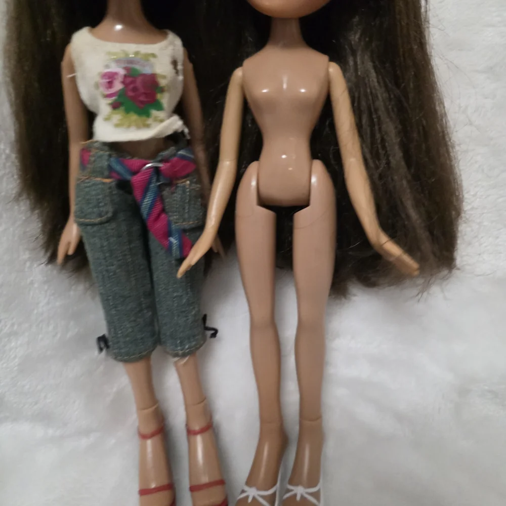 Vintage 2004 Bratz Funk Out Yasmin Duo with Original Outfit and Shoes - Picture 5 of 10